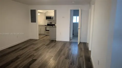 76 W 14th Street Hialeah FL 33010