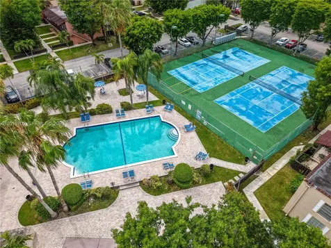 10786 N Kendall Drive Miami FL 33176