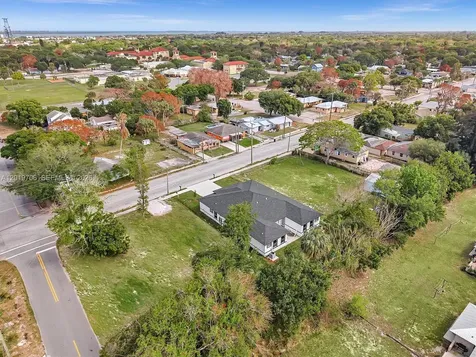 313 13th S Street Fort Pierce FL 34950
