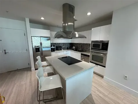 7928 East Drive North Bay Village FL 33141