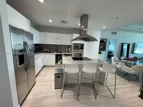 7928 East Drive North Bay Village FL 33141