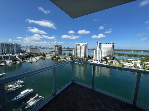 7928 East Drive North Bay Village FL 33141