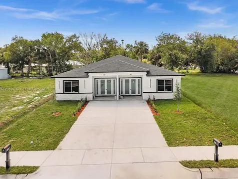 313 13th S Street Fort Pierce FL 34950