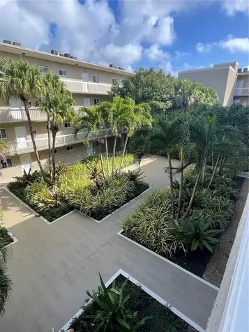 7815 N Camino Real Miami FL 33143