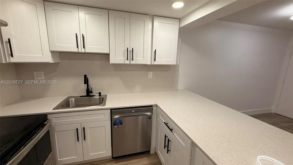 5845 Washington Street Hollywood FL 33023