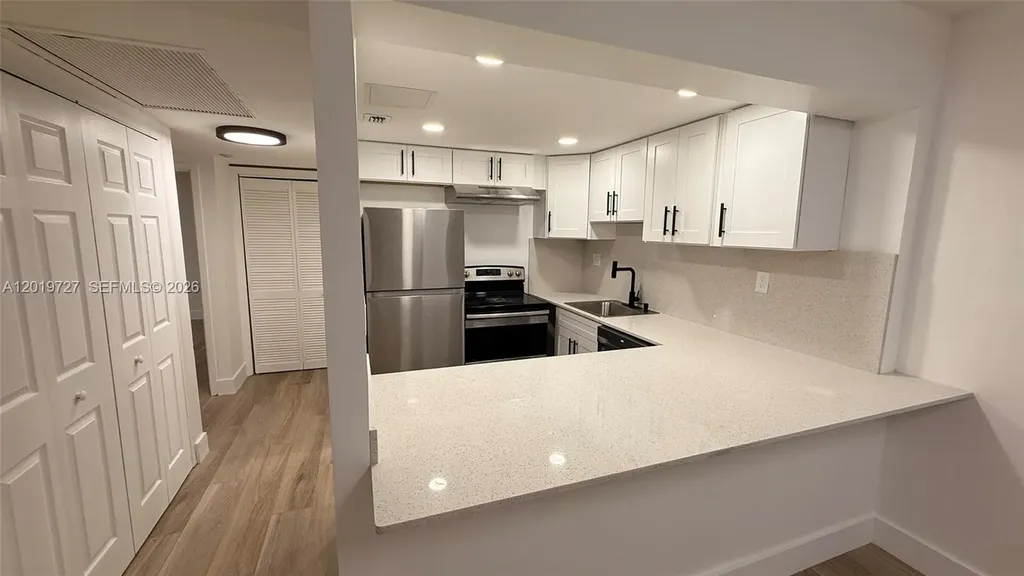 5845 Washington Street Hollywood FL 33023