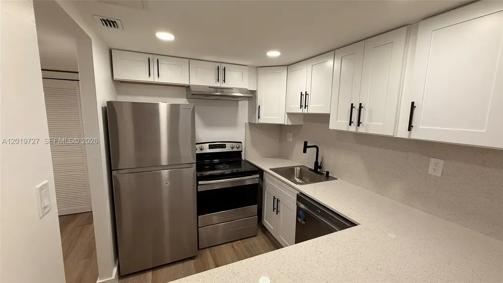 5845 Washington Street Hollywood FL 33023