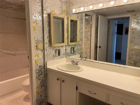 100 Bayview Drive Sunny Isles Beach FL 33160