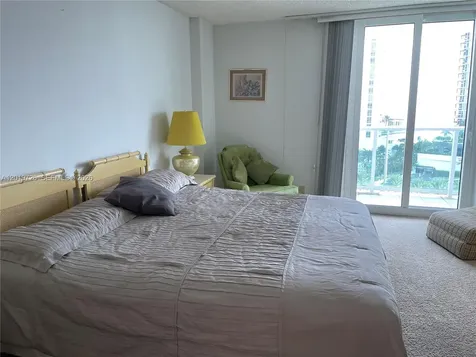 100 Bayview Drive Sunny Isles Beach FL 33160