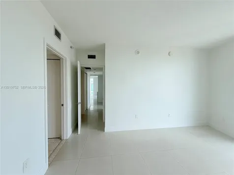 185 SW 7 Street Miami FL 33130