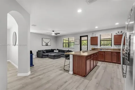633 SE 35th Terrace Homestead FL 33033