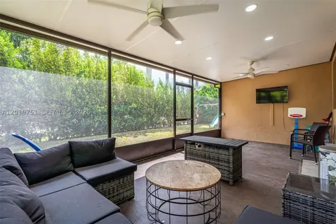 633 SE 35th Terrace Homestead FL 33033