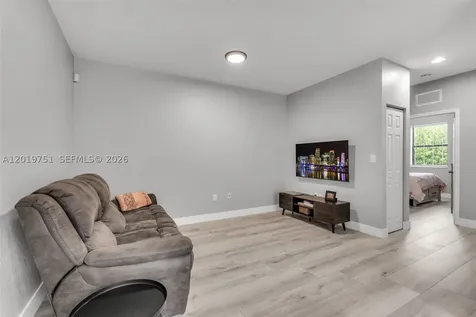 633 SE 35th Terrace Homestead FL 33033