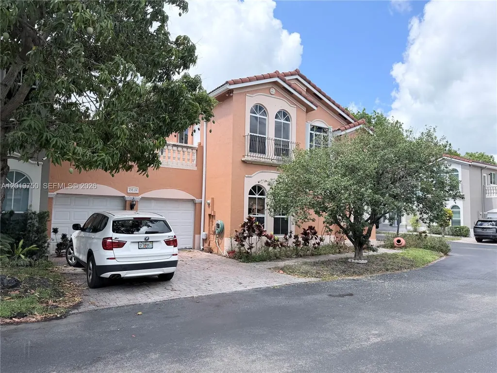 10824 NW 51st Lane Doral FL 33178