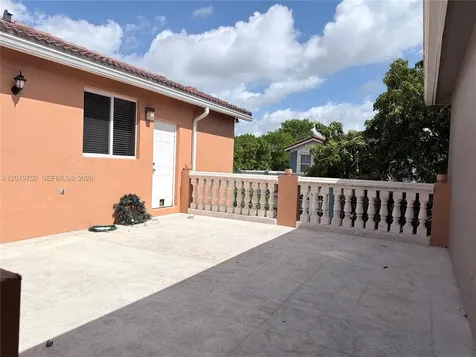 10824 NW 51st Lane Doral FL 33178