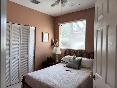 10824 NW 51st Lane Doral FL 33178