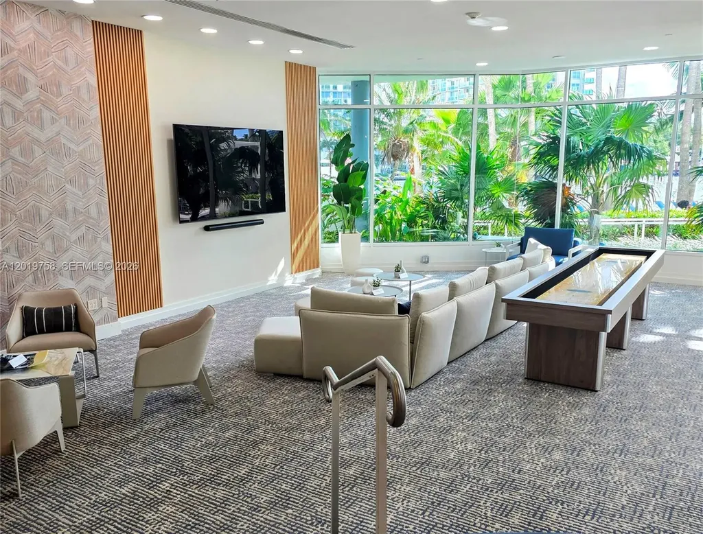 2670 E Sunrise Boulevard Fort Lauderdale FL 33304