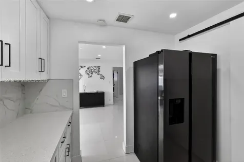 413 SW 5th Avenue Hallandale Beach FL 33009