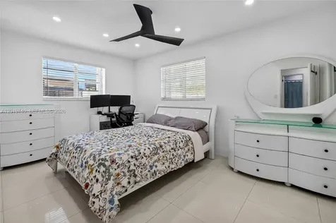 413 SW 5th Avenue Hallandale Beach FL 33009