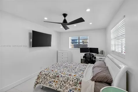 413 SW 5th Avenue Hallandale Beach FL 33009