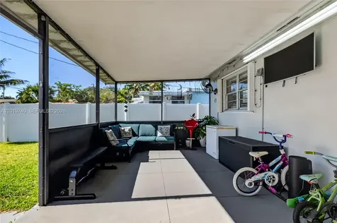 413 SW 5th Avenue Hallandale Beach FL 33009