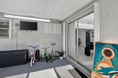 413 SW 5th Avenue Hallandale Beach FL 33009
