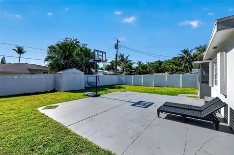 413 SW 5th Avenue Hallandale Beach FL 33009