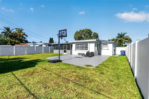 413 SW 5th Avenue Hallandale Beach FL 33009
