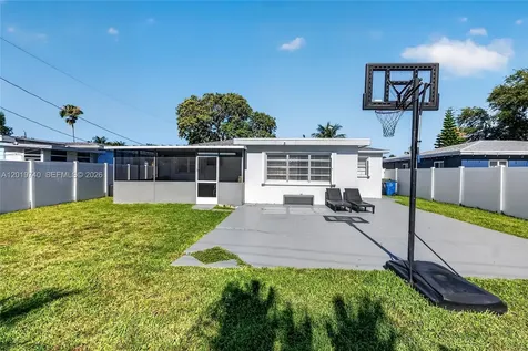413 SW 5th Avenue Hallandale Beach FL 33009