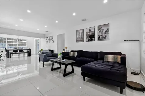 413 SW 5th Avenue Hallandale Beach FL 33009