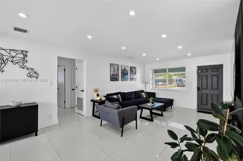413 SW 5th Avenue Hallandale Beach FL 33009
