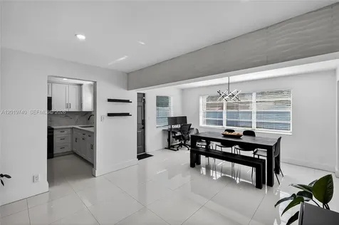 413 SW 5th Avenue Hallandale Beach FL 33009