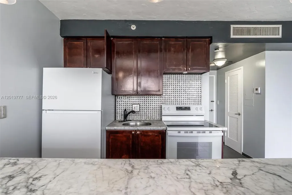 1720 Harrison Street Hollywood FL 33020