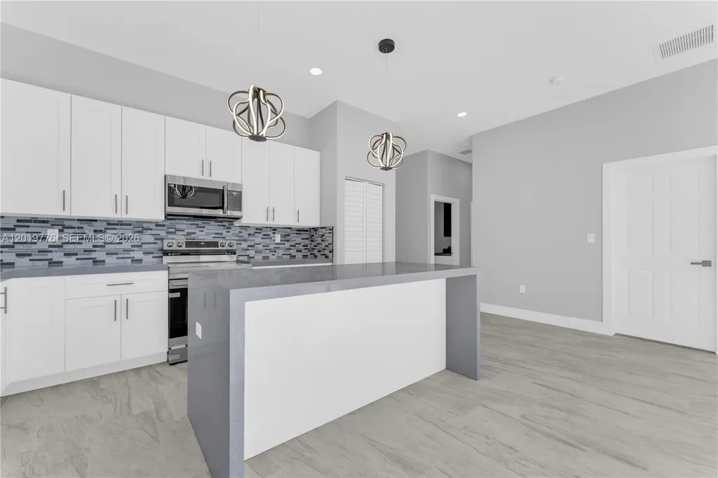 2947 NW 9th Street Fort Lauderdale FL 33311