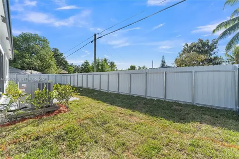 2947 NW 9th Street Fort Lauderdale FL 33311