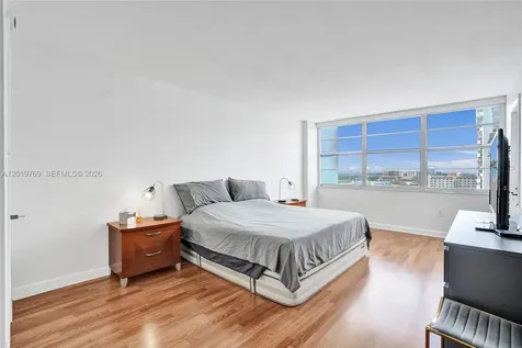 18021 Biscayne Boulevard Aventura FL 33160
