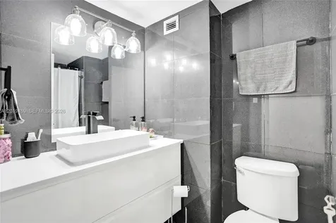 18021 Biscayne Boulevard Aventura FL 33160