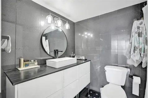 18021 Biscayne Boulevard Aventura FL 33160