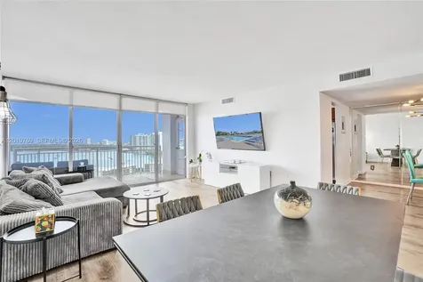 18021 Biscayne Boulevard Aventura FL 33160