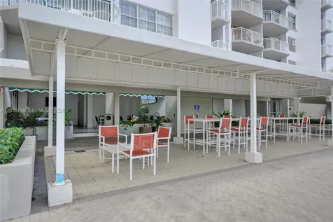18021 Biscayne Boulevard Aventura FL 33160