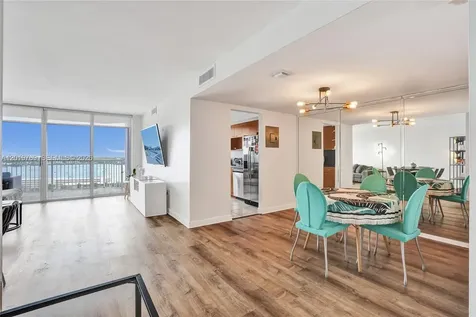 18021 Biscayne Boulevard Aventura FL 33160
