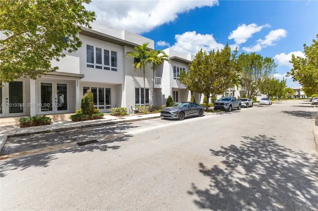 6440 NW 103rd Passage Doral FL 33178