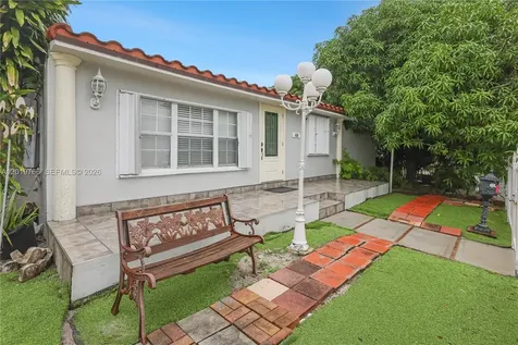 450 NW 40th Court Miami FL 33126