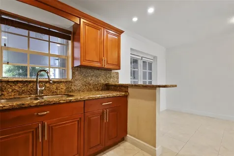 450 NW 40th Court Miami FL 33126