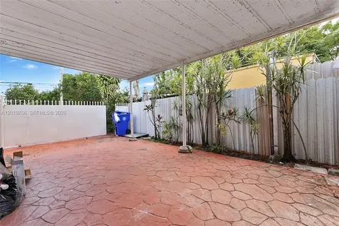450 NW 40th Court Miami FL 33126