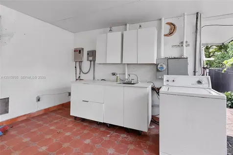 450 NW 40th Court Miami FL 33126