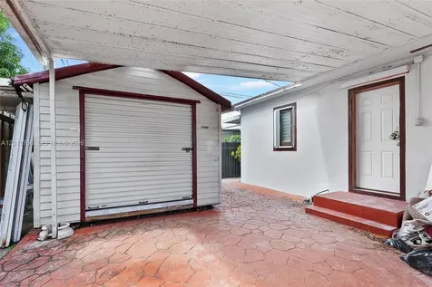 450 NW 40th Court Miami FL 33126