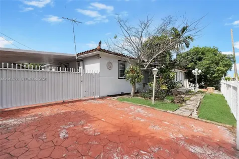 450 NW 40th Court Miami FL 33126