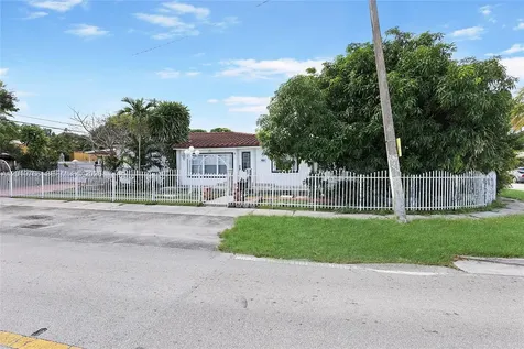 450 NW 40th Court Miami FL 33126
