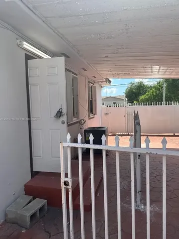 450 NW 40th Court Miami FL 33126